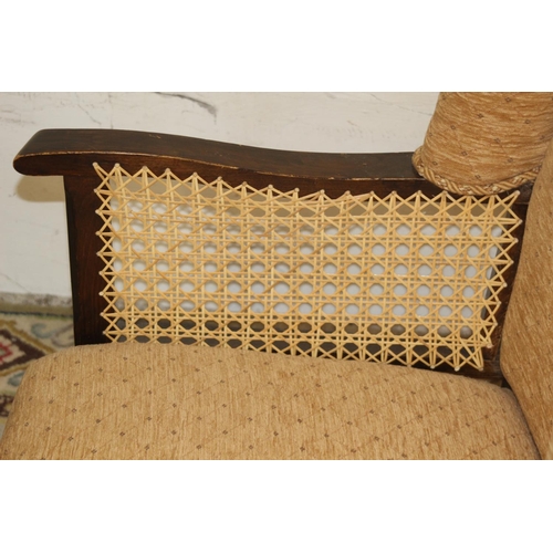 68 - VINTAGE BERGERE CANE CHAIR
63 X 90CM