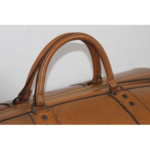 608 - VINTAGE LEATHER HOLDALL