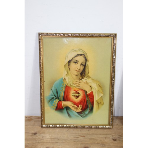 209 - PAIR OF SACRED HEARTS PRINTS 
34 X 35CM