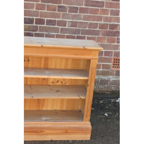 71 - PINE BOOKCASE
120 X 30 X 87CM