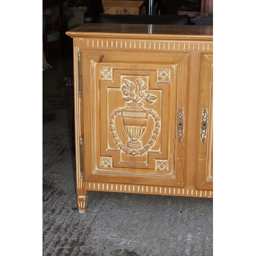 73 - CARVED PINE SIDEBOARD
176 X 50 X 94CM