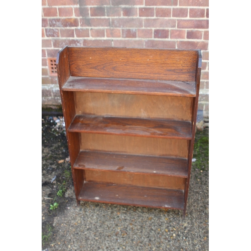 85 - SMALL OAK BOOKCASE, 2 X MIRRORS AND SHELF
61 X 15 X 91CM