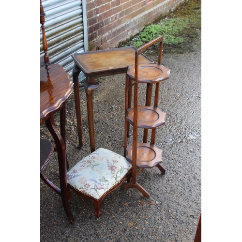 88 - 7 X INTERESTING PIECES OF EDWARDIAN FURNITURE 
70 X 72CM