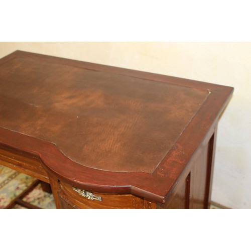 26 - EDWARDIAN WRITING DESK WITH CHAIR - PROBLEM WITH THE KEY
92 X 62 X 68CM