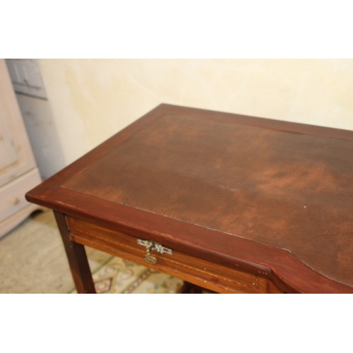 26 - EDWARDIAN WRITING DESK WITH CHAIR - PROBLEM WITH THE KEY
92 X 62 X 68CM