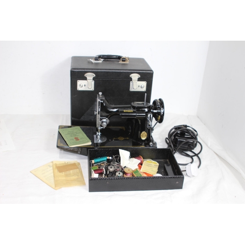VINTAGE SINGER NO 221K1 SEWING MACHINE