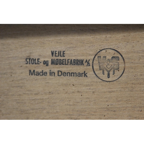 11 - DANISH VEJLE STOLE-OG MOBELFABRIK NEST OF TABLES 
70 X 46 X 40CM