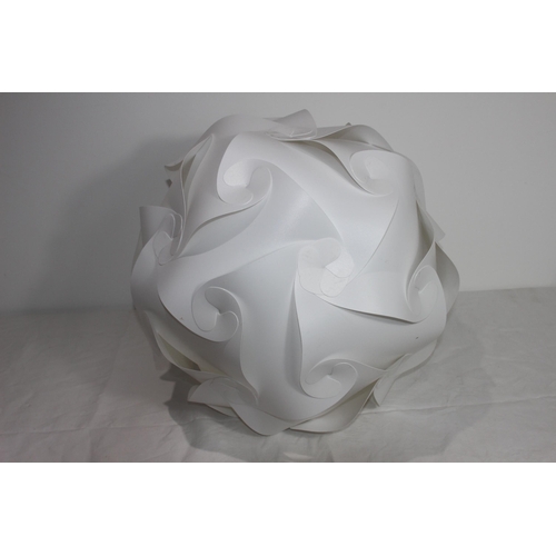 101 - RETRO WHITE PLASTIC CEILING LIGHT SHADE 
45CM