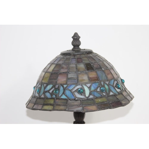 108 - TIFFANY STYLE LAMP
30 X 20CM