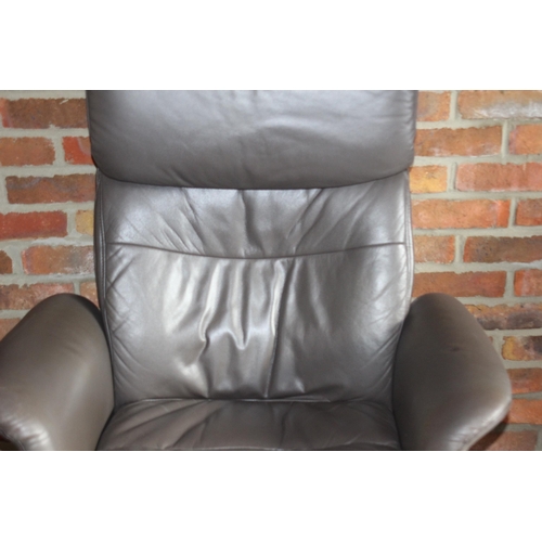 3 - PAIR OF ACTONA DENMARK LEATHER RECLINING CHAIRS AND FOOTSTOOLS
104 X 55 X 70CM