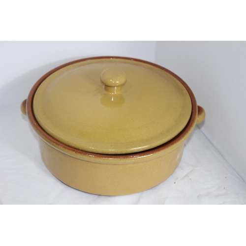 204 - QUANTITY OF VINTAGE CROCK POTS 
32 X 17CM