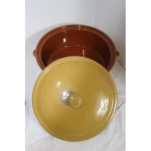 204 - QUANTITY OF VINTAGE CROCK POTS 
32 X 17CM