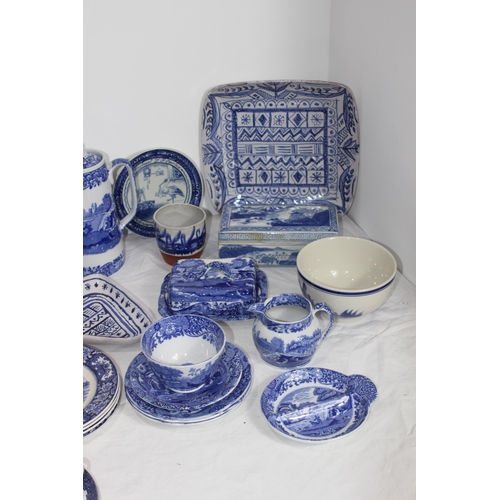 206 - LARGE QUANTITY OF BLUE AND WHITE CHINA