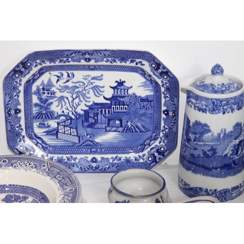 206 - LARGE QUANTITY OF BLUE AND WHITE CHINA