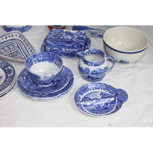 206 - LARGE QUANTITY OF BLUE AND WHITE CHINA