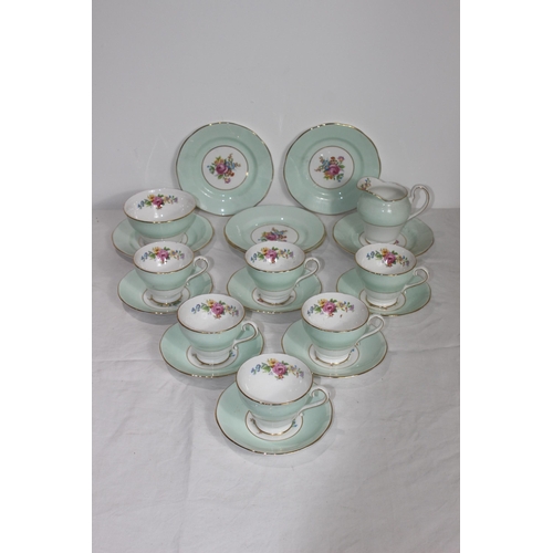 219 - VINTAGE SAILSBURY TEASET