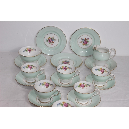 219 - VINTAGE SAILSBURY TEASET