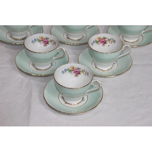 219 - VINTAGE SAILSBURY TEASET