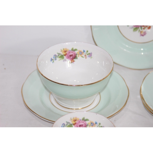 219 - VINTAGE SAILSBURY TEASET