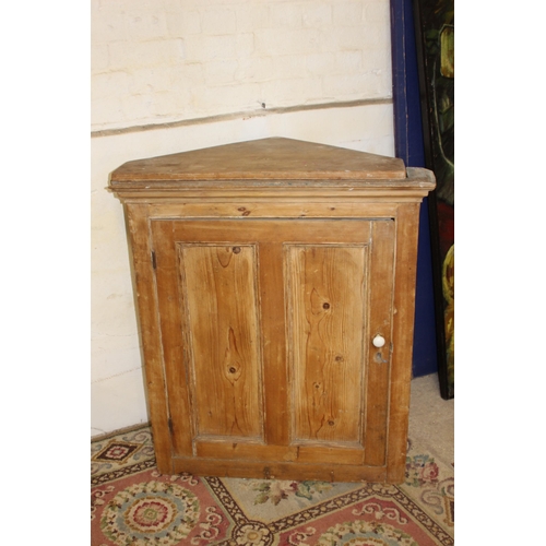 33 - 2 X  VICTORIAN PINE CORNER CUPBOARD AND CUPBOARD 
BOTH A/F
83 X 54 X 94CM