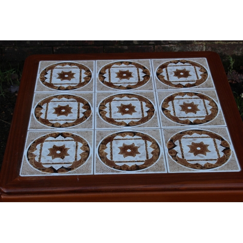 35 - VINTAGE RETRO TILED COFFEE TABLE
70 X 70 X 36CM