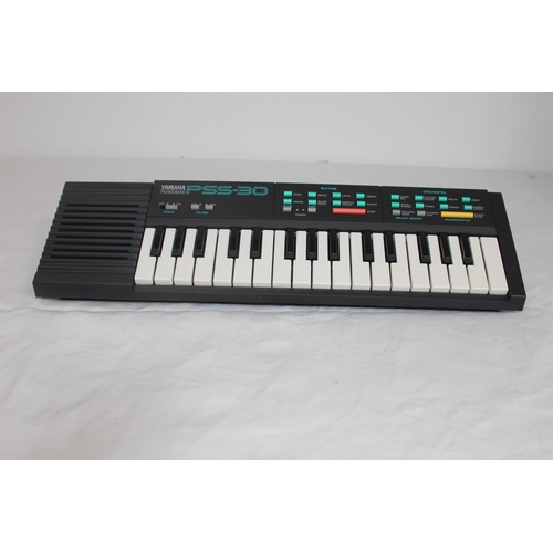 267 - YAMAHA PORTASOUND PSS-30 KEYBOARD