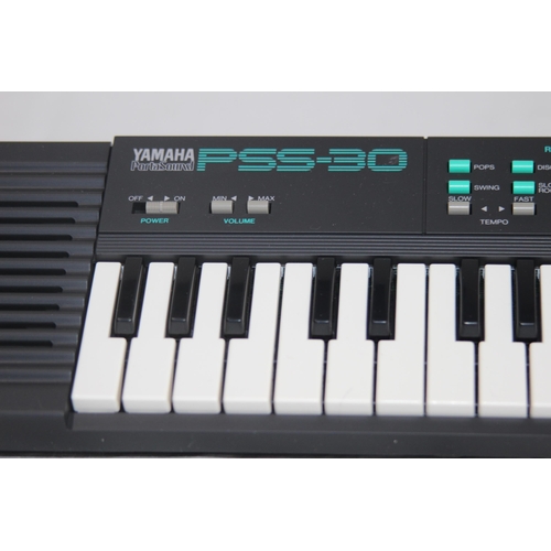 267 - YAMAHA PORTASOUND PSS-30 KEYBOARD