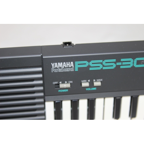 267 - YAMAHA PORTASOUND PSS-30 KEYBOARD