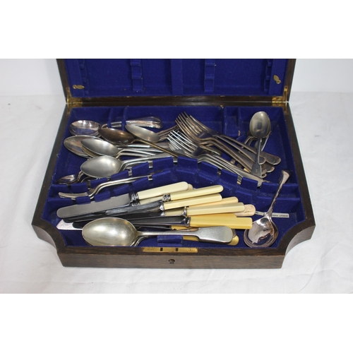 277 - VINTAGE CUTLERY CANTEEN