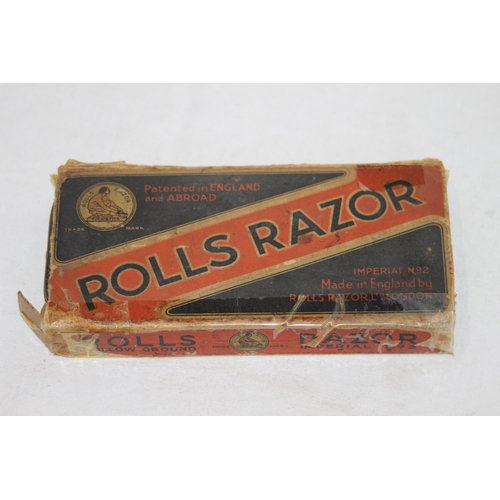 309 - 2 X VINTAGE ROLLS RAZOR