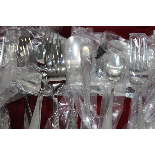 312 - 2 X BOXED CUTLERY SETS