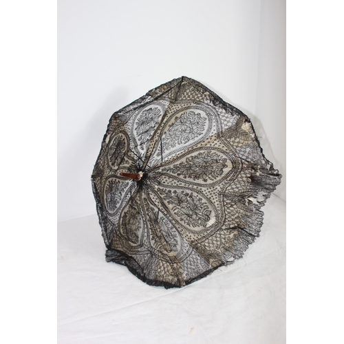 314 - ANTIQUE LADIES PARASOL WITH BAKELITE HANDLE 
48CM