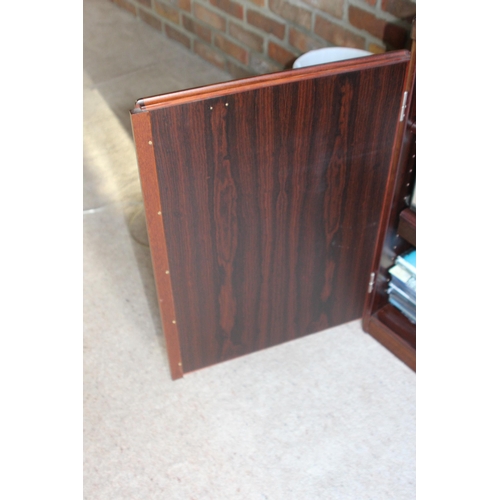 7 - DANISH ROSEWOOD MEDIA CABINET
90 X 42 X 75CM