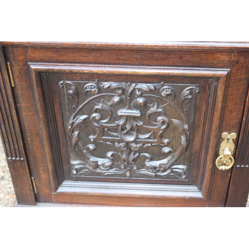 36 - OAK POT CUPBOARD AND PEMBROOKE TABLE 
53 X 56 X 80CM