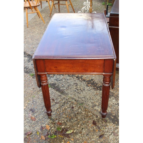 36 - OAK POT CUPBOARD AND PEMBROOKE TABLE 
53 X 56 X 80CM