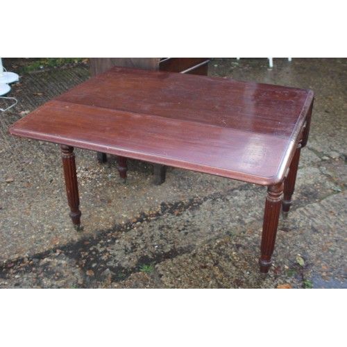 36 - OAK POT CUPBOARD AND PEMBROOKE TABLE 
53 X 56 X 80CM