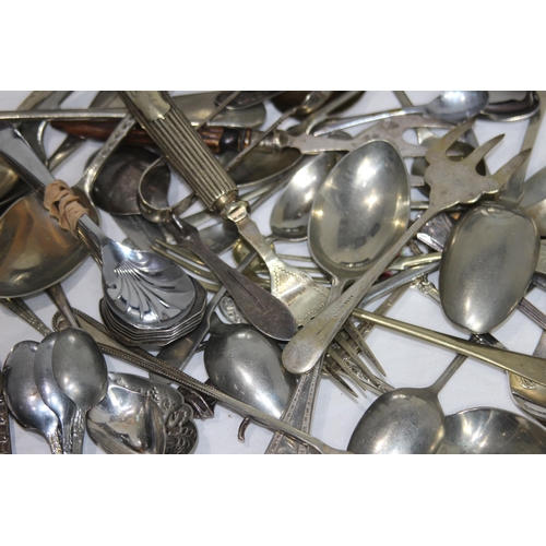 329 - QUANTITY OF VINTAGE CUTLERY