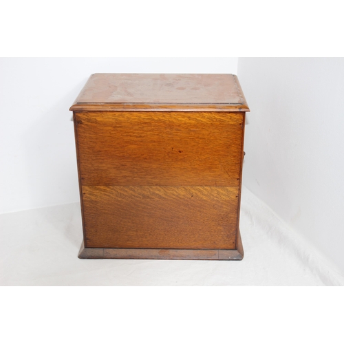 334 - VINTAGE SMOKING BOX 
37 X 35 X 28CM