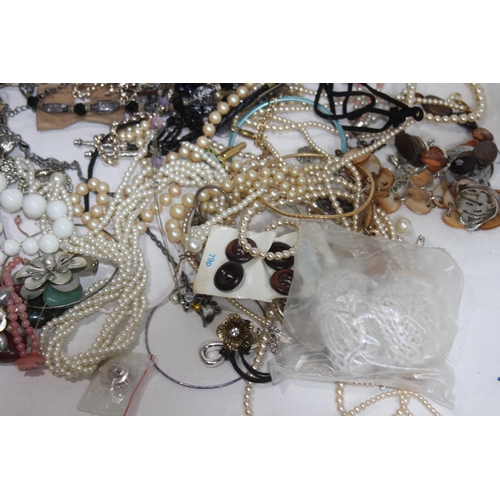 348 - QUANTITY OF COSTUME JEWELLERY