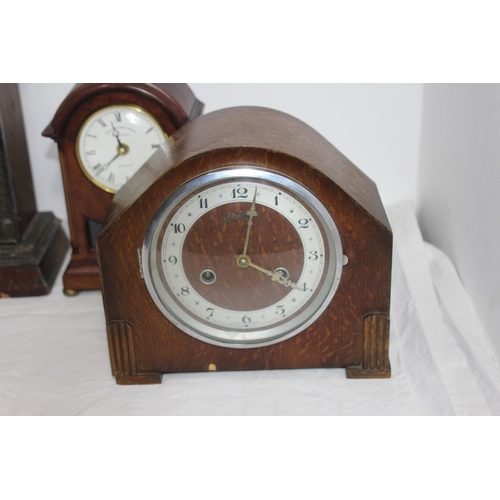 353 - QUANTITY OF VINTAGE CLOCKS 
34CM