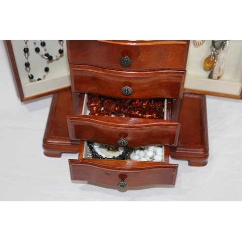 359 - JEWELLERY BOX AND CONTENTS