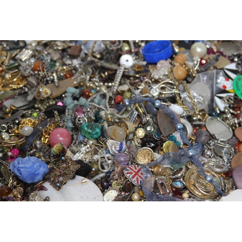 375 - LARGE BOX OF COSTUME JEWELLERY