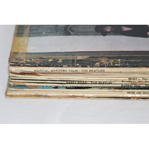 381 - QUANTITY OF BEATLES RECORDS