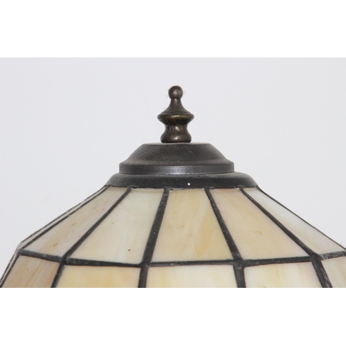 118 - TIFFANY STYLE LAMP
47CM