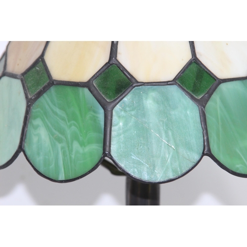 118 - TIFFANY STYLE LAMP
47CM