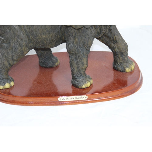 292 - THE JULIANA COLLECTION AND THE CROSA COLLECTION ELEPHANT FIGURES ON PLINTHS 
37 X 33CM