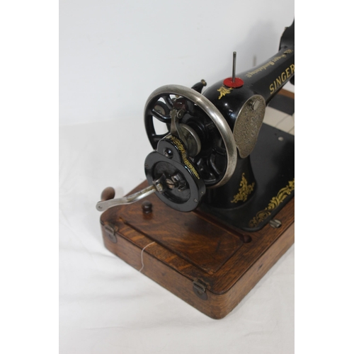 395 - SINGER SEWING MACHINE