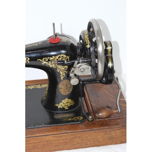 395 - SINGER SEWING MACHINE