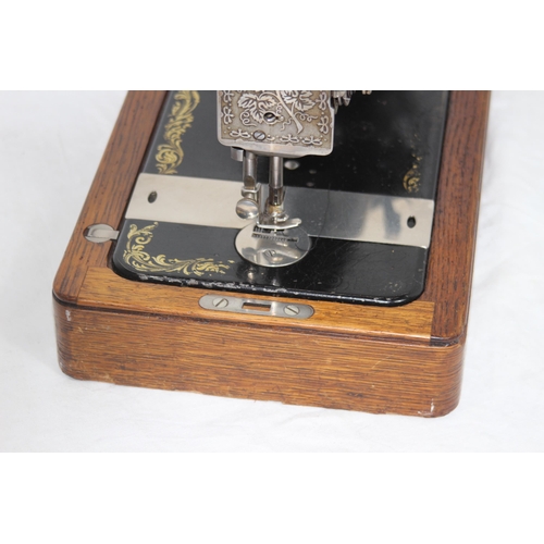 395 - SINGER SEWING MACHINE