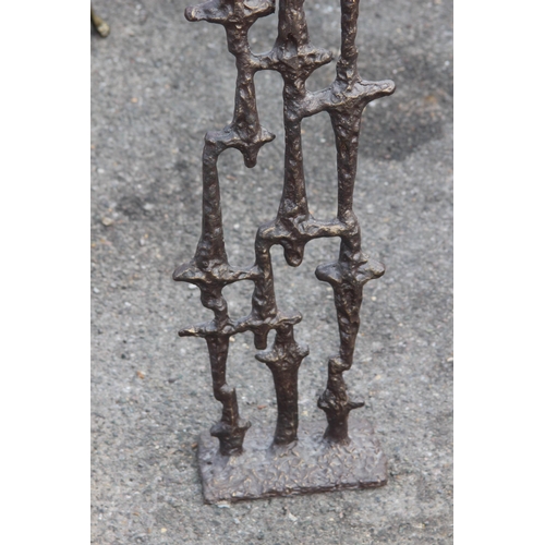 410 - MODERN METAL ABSTRACT LINKAGE 
84 X 22CM